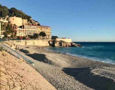 Charmant studio mezzanine au cœur du Vieux Nice
